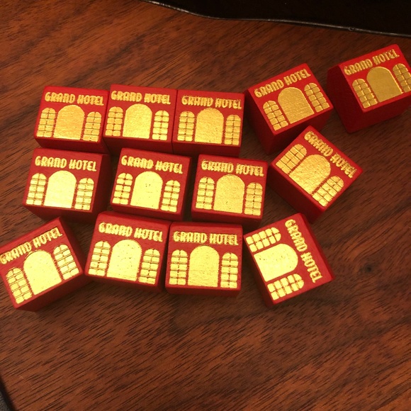 Collectable Monopoly Game in Racing Car Tin - Picture 5 of 6